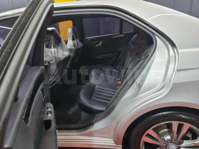 Серый Мерседес Е-Класс, объемом двигателя 2.2 л и пробегом 42 тыс. км за 10900 $, фото 12 на Automoto.ua