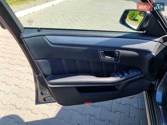 Серый Мерседес Е-Класс, объемом двигателя 3 л и пробегом 480 тыс. км за 21500 $, фото 12 на Automoto.ua