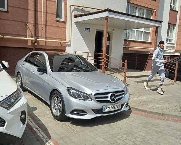 Серый Мерседес Е-Класс, объемом двигателя 2.2 л и пробегом 230 тыс. км за 19000 $, фото 1 на Automoto.ua