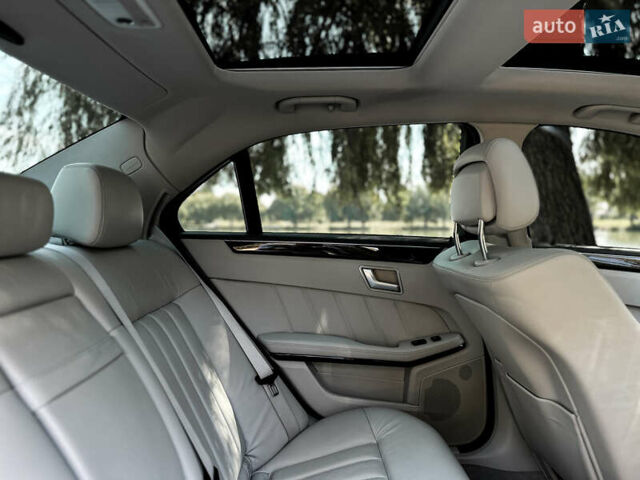 Серый Мерседес Е-Класс, объемом двигателя 2.14 л и пробегом 142 тыс. км за 22800 $, фото 46 на Automoto.ua
