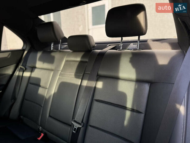 Серый Мерседес Е-Класс, объемом двигателя 2.14 л и пробегом 366 тыс. км за 16499 $, фото 28 на Automoto.ua