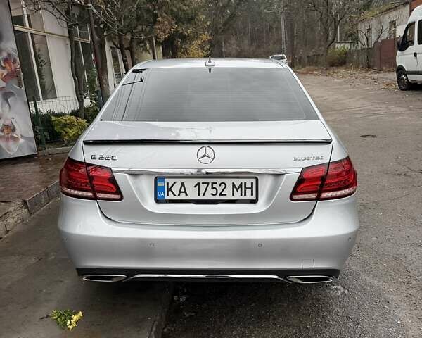 Сірий Мерседес Е-Клас, об'ємом двигуна 2.2 л та пробігом 180 тис. км за 27000 $, фото 22 на Automoto.ua