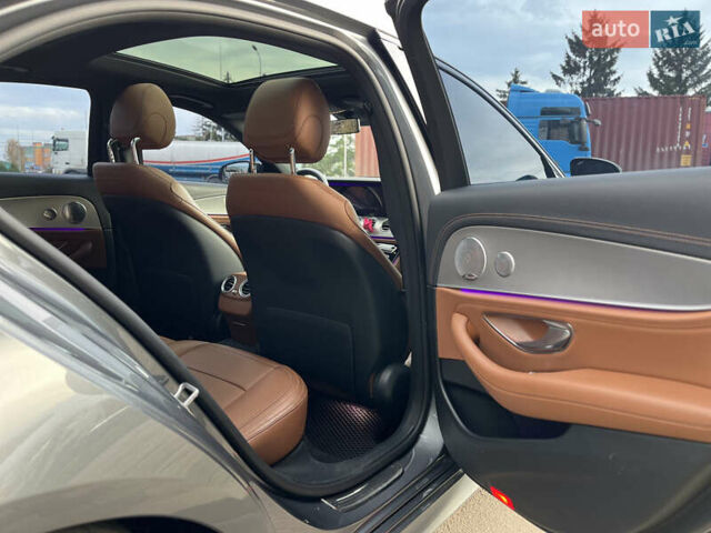 Серый Мерседес Е-Класс, объемом двигателя 3 л и пробегом 122 тыс. км за 37500 $, фото 44 на Automoto.ua