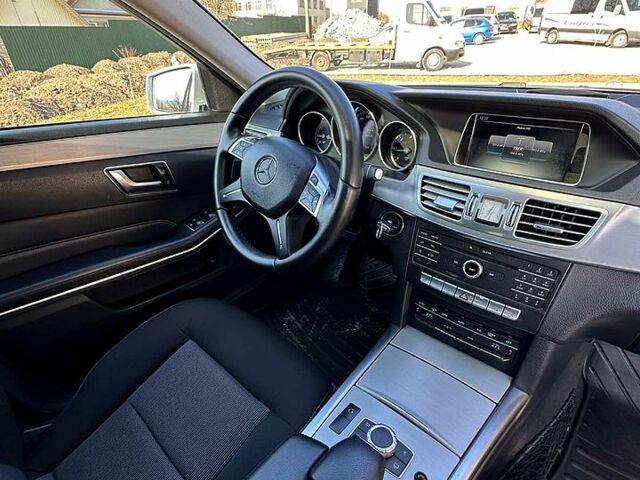 Серый Мерседес Е-Класс, объемом двигателя 2.1 л и пробегом 441 тыс. км за 14500 $, фото 3 на Automoto.ua