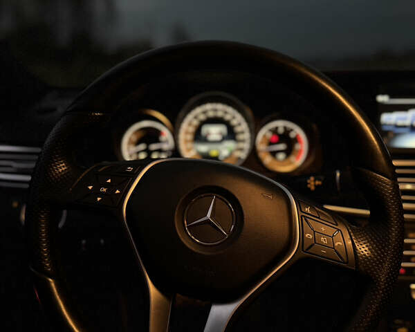 Серый Мерседес Е-Класс, объемом двигателя 2.14 л и пробегом 166 тыс. км за 23000 $, фото 30 на Automoto.ua