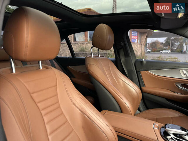 Серый Мерседес Е-Класс, объемом двигателя 3 л и пробегом 122 тыс. км за 37500 $, фото 46 на Automoto.ua