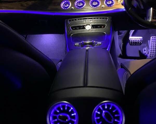 Серый Мерседес Е-Класс, объемом двигателя 1.95 л и пробегом 140 тыс. км за 18536 $, фото 12 на Automoto.ua