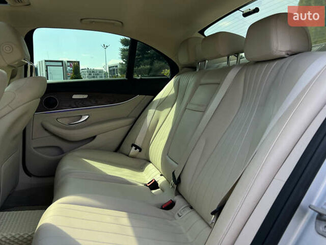 Серый Мерседес Е-Класс, объемом двигателя 2 л и пробегом 102 тыс. км за 25890 $, фото 12 на Automoto.ua