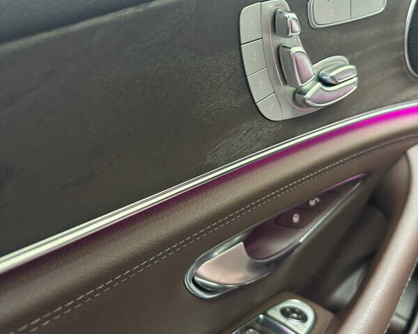 Серый Мерседес Е-Класс, объемом двигателя 2.14 л и пробегом 245 тыс. км за 28000 $, фото 16 на Automoto.ua