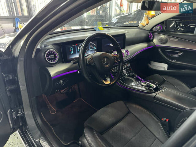 Сірий Мерседес Е-Клас, об'ємом двигуна 1.95 л та пробігом 165 тис. км за 28500 $, фото 5 на Automoto.ua