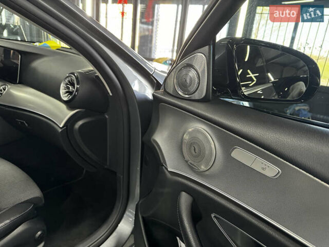 Сірий Мерседес Е-Клас, об'ємом двигуна 1.95 л та пробігом 165 тис. км за 28500 $, фото 19 на Automoto.ua