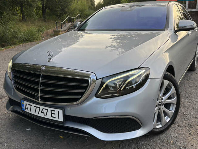 Серый Мерседес Е-Класс, объемом двигателя 2.14 л и пробегом 245 тыс. км за 28000 $, фото 1 на Automoto.ua