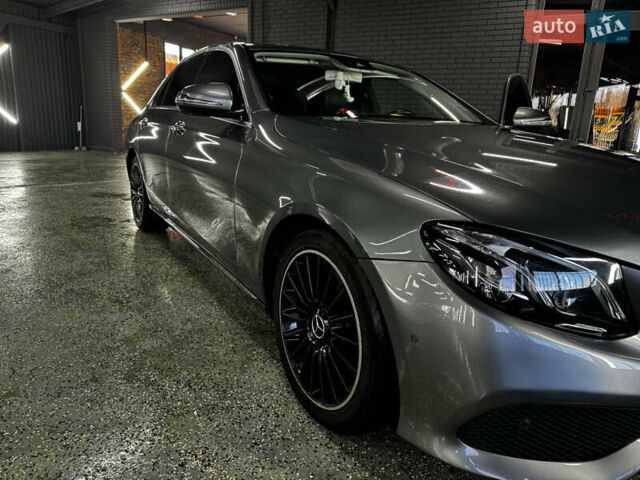 Сірий Мерседес Е-Клас, об'ємом двигуна 1.95 л та пробігом 165 тис. км за 28500 $, фото 12 на Automoto.ua