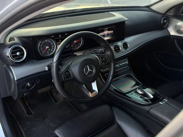 Сірий Мерседес Е-Клас, об'ємом двигуна 2 л та пробігом 415 тис. км за 18900 $, фото 3 на Automoto.ua