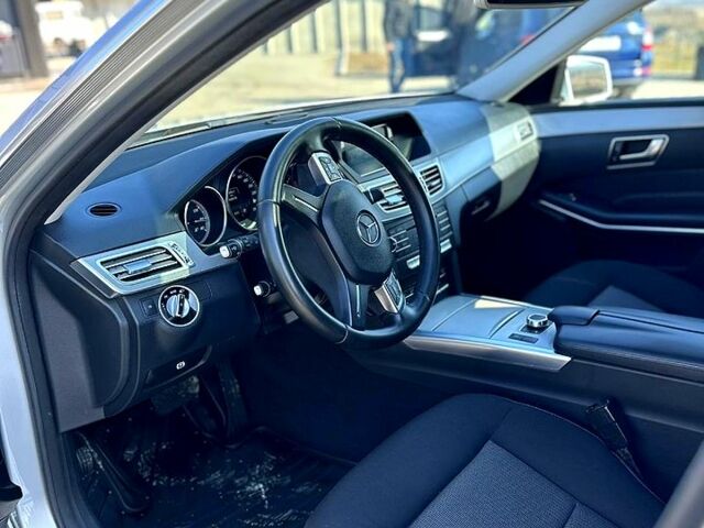 Серый Мерседес Е-Класс, объемом двигателя 2.1 л и пробегом 441 тыс. км за 14500 $, фото 5 на Automoto.ua