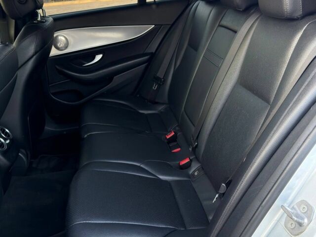 Сірий Мерседес Е-Клас, об'ємом двигуна 2 л та пробігом 415 тис. км за 18900 $, фото 4 на Automoto.ua