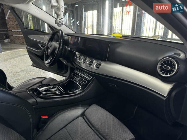 Сірий Мерседес Е-Клас, об'ємом двигуна 1.95 л та пробігом 165 тис. км за 28500 $, фото 18 на Automoto.ua