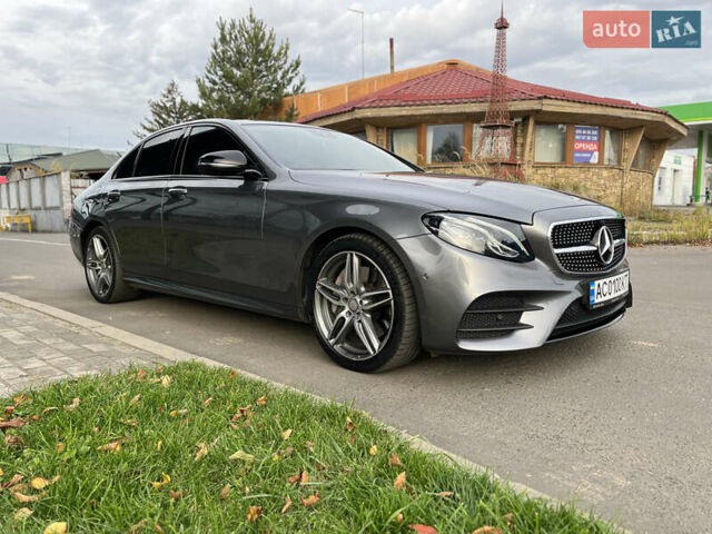 Серый Мерседес Е-Класс, объемом двигателя 3 л и пробегом 122 тыс. км за 37500 $, фото 2 на Automoto.ua