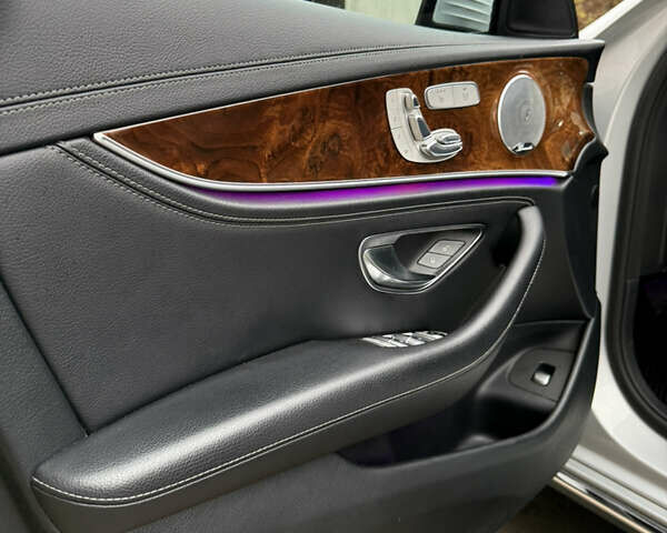 Серый Мерседес Е-Класс, объемом двигателя 1.99 л и пробегом 48 тыс. км за 33500 $, фото 5 на Automoto.ua