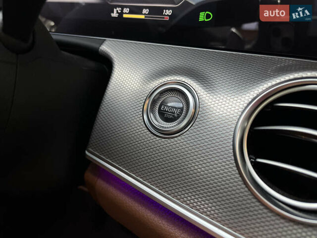 Серый Мерседес Е-Класс, объемом двигателя 3 л и пробегом 122 тыс. км за 37500 $, фото 33 на Automoto.ua