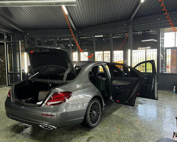 Сірий Мерседес Е-Клас, об'ємом двигуна 1.95 л та пробігом 165 тис. км за 28500 $, фото 26 на Automoto.ua