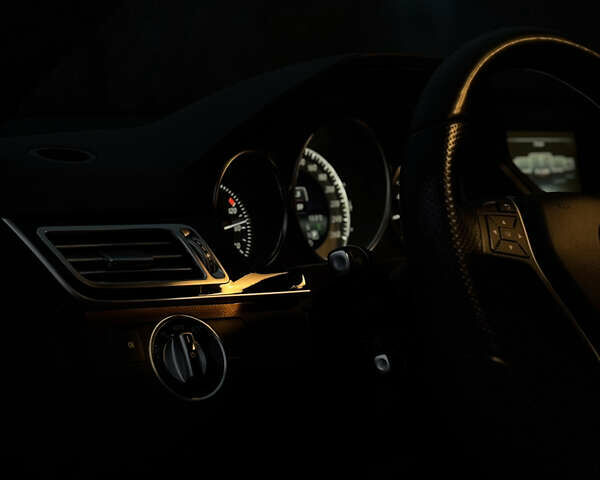 Серый Мерседес Е-Класс, объемом двигателя 2.14 л и пробегом 166 тыс. км за 23000 $, фото 15 на Automoto.ua