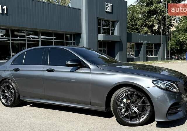 Сірий Мерседес Е-Клас, об'ємом двигуна 3 л та пробігом 125 тис. км за 37500 $, фото 5 на Automoto.ua