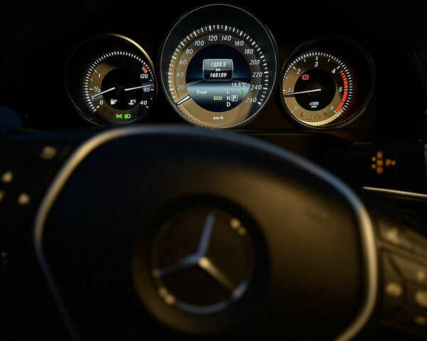 Серый Мерседес Е-Класс, объемом двигателя 2.14 л и пробегом 166 тыс. км за 23000 $, фото 19 на Automoto.ua