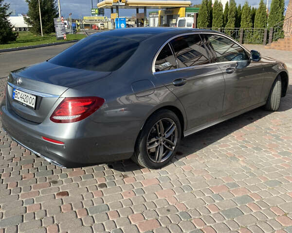 Серый Мерседес Е-Класс, объемом двигателя 2.9 л и пробегом 200 тыс. км за 38000 $, фото 5 на Automoto.ua