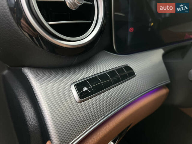 Серый Мерседес Е-Класс, объемом двигателя 3 л и пробегом 122 тыс. км за 37500 $, фото 27 на Automoto.ua