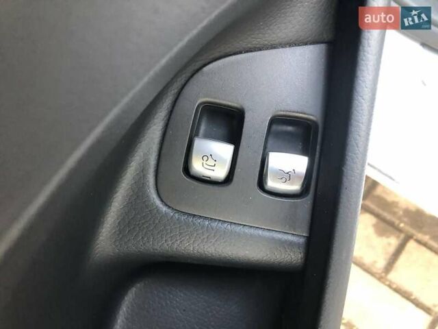 Сірий Мерседес Е-Клас, об'ємом двигуна 1.95 л та пробігом 233 тис. км за 26500 $, фото 37 на Automoto.ua