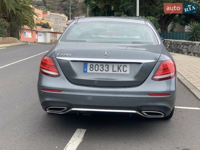 Серый Мерседес Е-Класс, объемом двигателя 1.95 л и пробегом 140 тыс. км за 18536 $, фото 6 на Automoto.ua