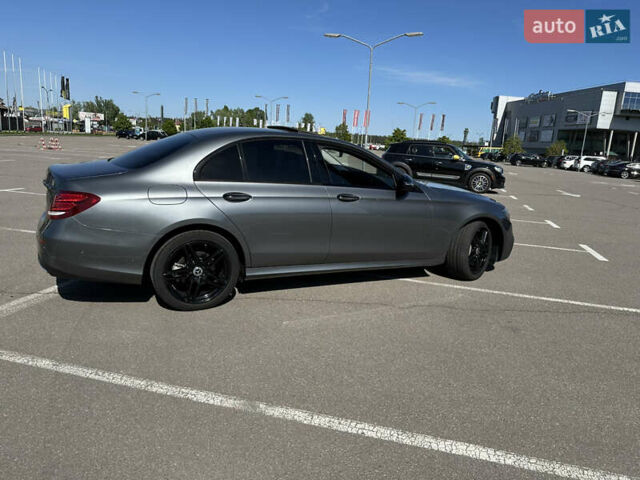 Серый Мерседес Е-Класс, объемом двигателя 1.95 л и пробегом 175 тыс. км за 29900 $, фото 4 на Automoto.ua