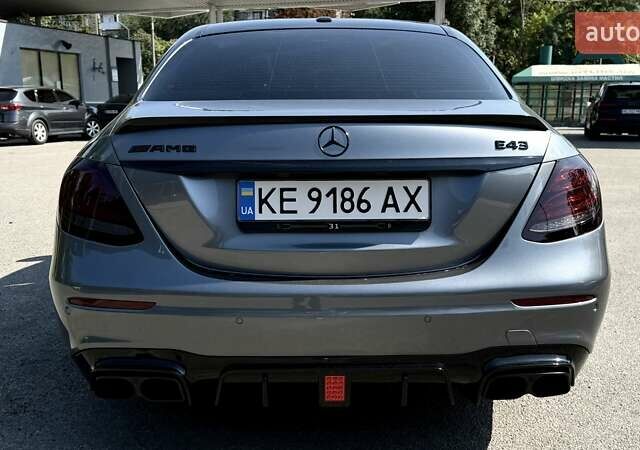 Сірий Мерседес Е-Клас, об'ємом двигуна 3 л та пробігом 125 тис. км за 37500 $, фото 3 на Automoto.ua