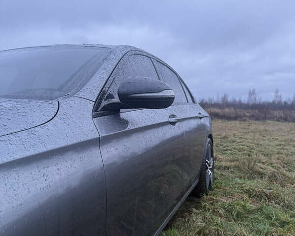 Сірий Мерседес Е-Клас, об'ємом двигуна 1.95 л та пробігом 130 тис. км за 27999 $, фото 2 на Automoto.ua