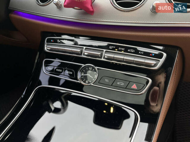 Серый Мерседес Е-Класс, объемом двигателя 3 л и пробегом 122 тыс. км за 37500 $, фото 48 на Automoto.ua