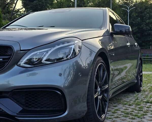 Сірий Мерседес Е-Клас, об'ємом двигуна 5.46 л та пробігом 88 тис. км за 59000 $, фото 12 на Automoto.ua