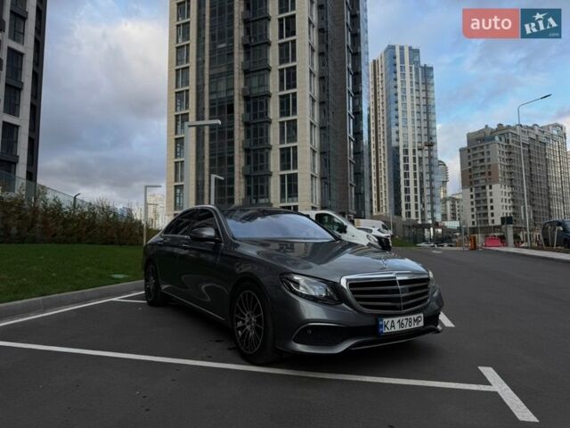 Серый Мерседес Е-Класс, объемом двигателя 1.95 л и пробегом 236 тыс. км за 25500 $, фото 1 на Automoto.ua