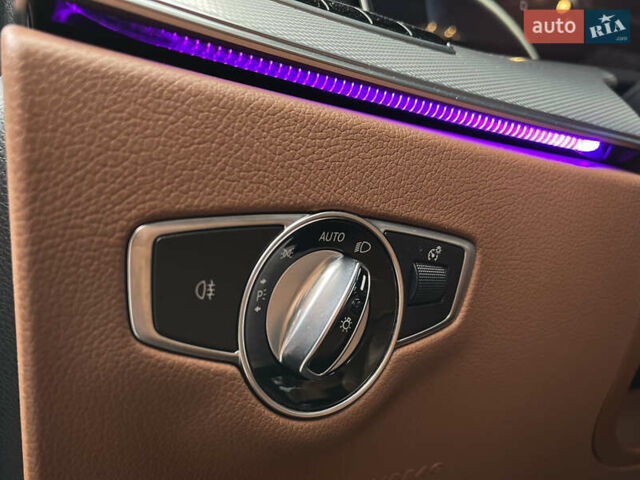 Серый Мерседес Е-Класс, объемом двигателя 3 л и пробегом 122 тыс. км за 37500 $, фото 25 на Automoto.ua