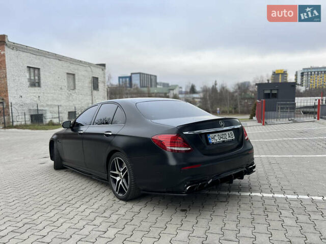 Серый Мерседес Е-Класс, объемом двигателя 3 л и пробегом 116 тыс. км за 53990 $, фото 2 на Automoto.ua