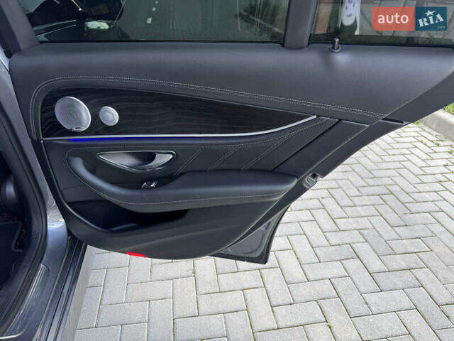 Сірий Мерседес Е-Клас, об'ємом двигуна 3 л та пробігом 290 тис. км за 38000 $, фото 41 на Automoto.ua