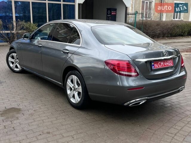 Серый Мерседес Е-Класс, объемом двигателя 2 л и пробегом 239 тыс. км за 28500 $, фото 2 на Automoto.ua