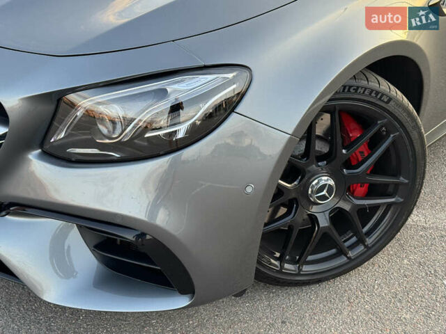 Серый Мерседес Е-Класс, объемом двигателя 3.98 л и пробегом 98 тыс. км за 67500 $, фото 13 на Automoto.ua