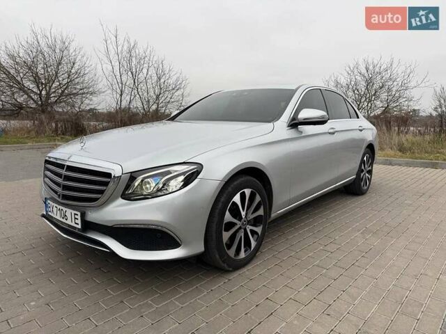 Сірий Мерседес Е-Клас, об'ємом двигуна 1.99 л та пробігом 64 тис. км за 35500 $, фото 1 на Automoto.ua