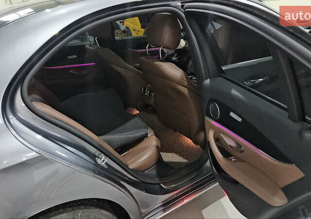 Серый Мерседес Е-Класс, объемом двигателя 2 л и пробегом 149 тыс. км за 20300 $, фото 17 на Automoto.ua