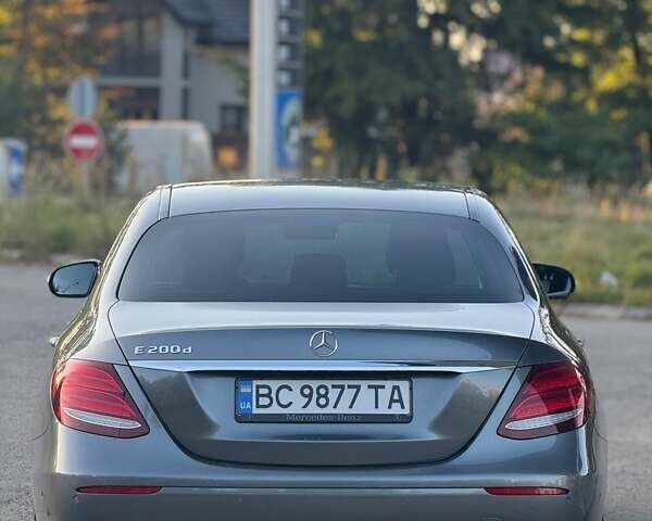 Сірий Мерседес Е-Клас, об'ємом двигуна 1.95 л та пробігом 242 тис. км за 25900 $, фото 31 на Automoto.ua