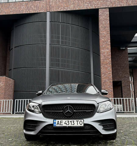 Серый Мерседес Е-Класс, объемом двигателя 3 л и пробегом 127 тыс. км за 38000 $, фото 2 на Automoto.ua