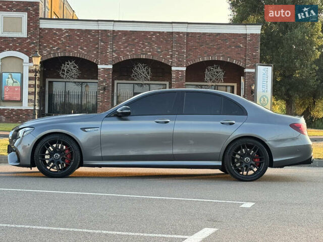 Серый Мерседес Е-Класс, объемом двигателя 3.98 л и пробегом 98 тыс. км за 67500 $, фото 6 на Automoto.ua
