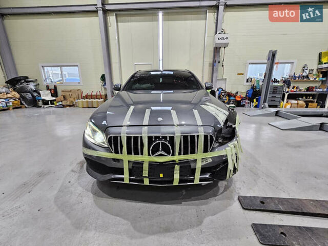 Серый Мерседес Е-Класс, объемом двигателя 2 л и пробегом 149 тыс. км за 20300 $, фото 2 на Automoto.ua