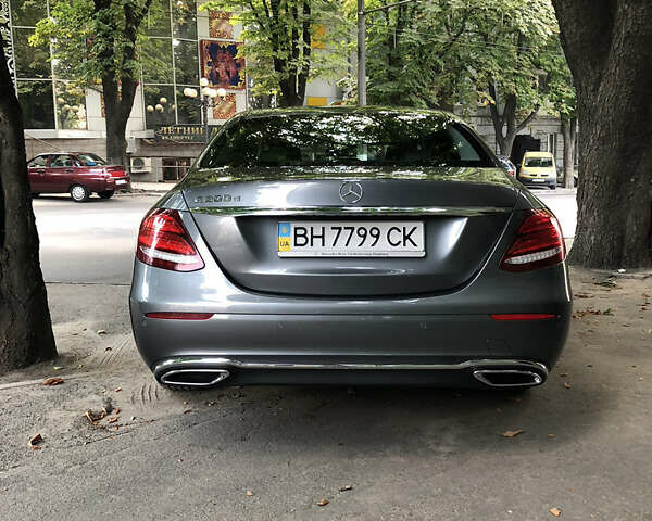 Серый Мерседес Е-Класс, объемом двигателя 1.95 л и пробегом 94 тыс. км за 33326 $, фото 2 на Automoto.ua